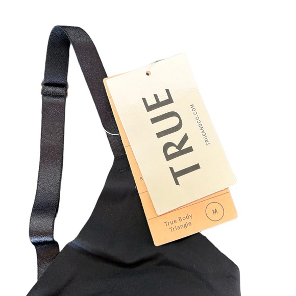 TRUE & CO. Black triangle convertible wirefree pullover soft bra size medium NWT - Picture 8 of 10
